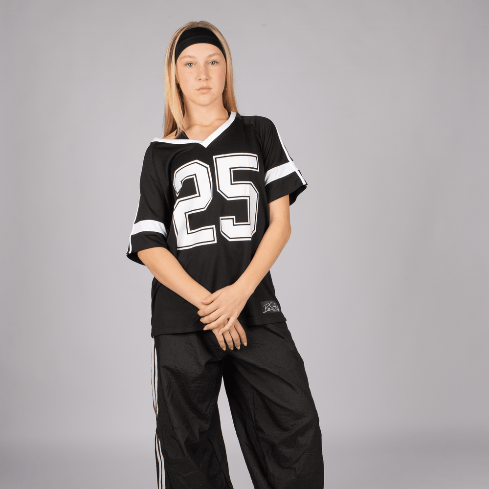 48_1be7e891 08d4 4e34 8572 ef1566981904 - CosiG Studiowear UK Shania Rae Jersey Black/White - CosiG Studiowear 12