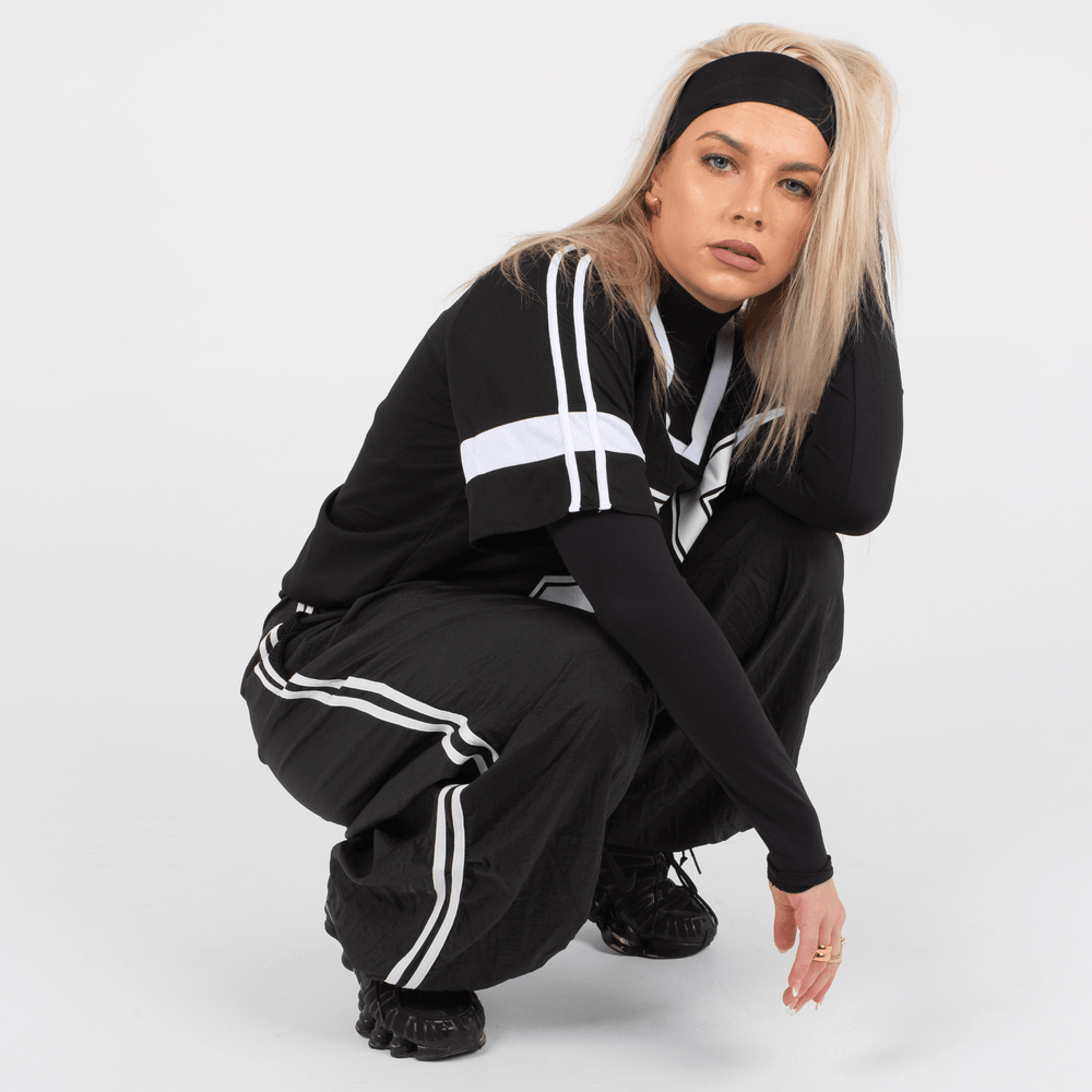 4_650f7b3f 37a2 43dc 95ab 12b5017333fa - CosiG Studiowear UK Shania Rae Jersey Black/White - CosiG Studiowear 9